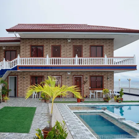 RedDoorz Plus @ Billys Resort Oslob