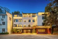 Lotus Pond Retreat Designer Hotel (People's Square Taoyangli) Hotels near Yuyaojing Alley