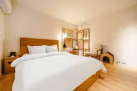 Chuncheon Hey Hotel - parking