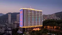 Yangshan Hotel - parking