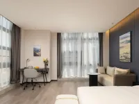 Atour Hotel Wuhan Hankou City Plaza Houhu Avenue Hotels near Beach Park