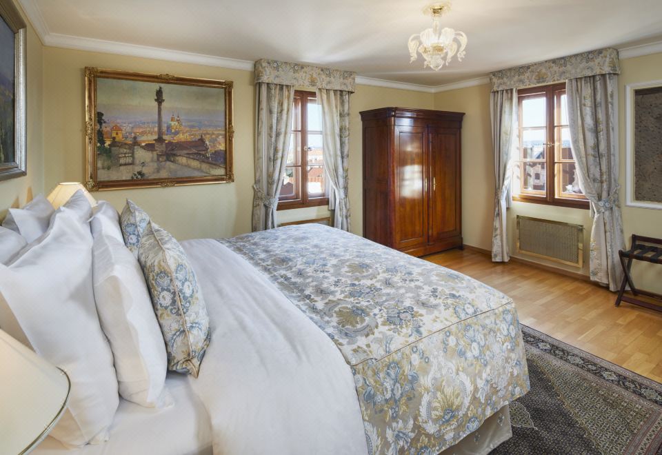 1. 골든 웰 호텔..