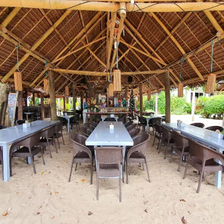 Pili Beach Resort Agmanic