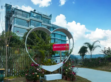 Lanshan Wangyue Homestay (Yangshuo Shili Gallery Store)