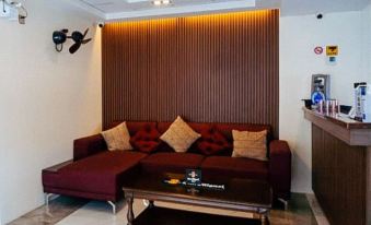 6. RedDoorz..