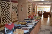 Megas Hotel