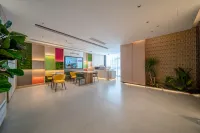 โรงแรมลิส ฟิวเจอร์ (ว่านด้ากวงชาง เปิ้งปู่)