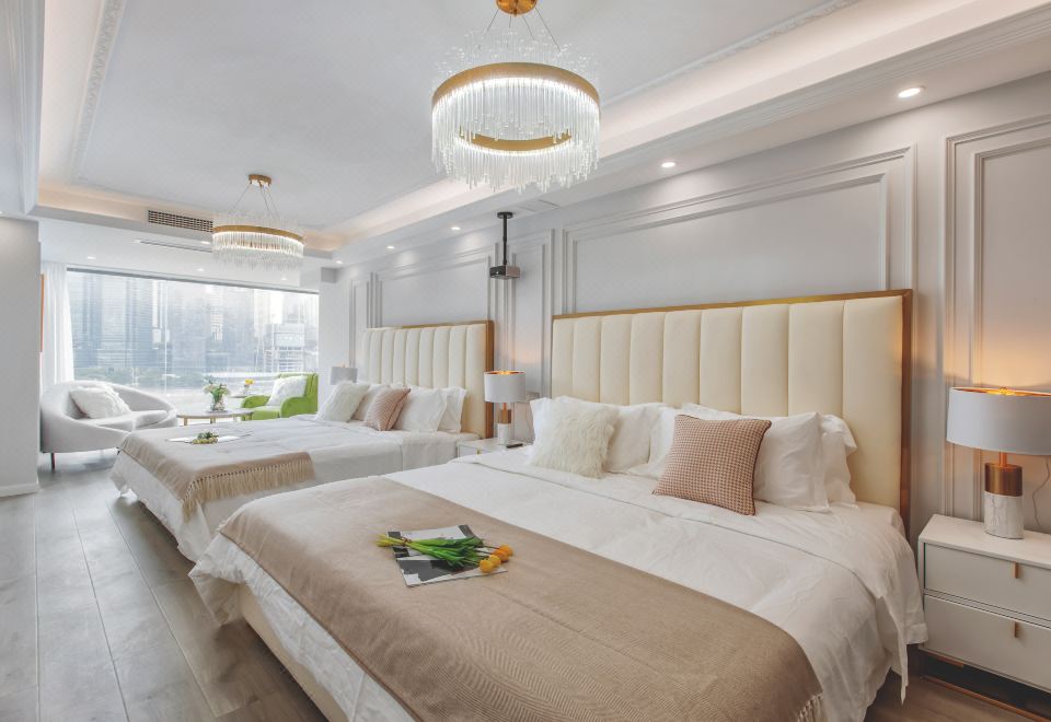 Ono River View Hotels의 야간 조명과 강변