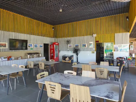 Coconut Garden Resort Отели рядом с достопримечательностью «Semporna Ocean Tourism Centre»