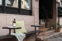 Hotel Oslo Guldsmeden Hotel dekat Domus Academica