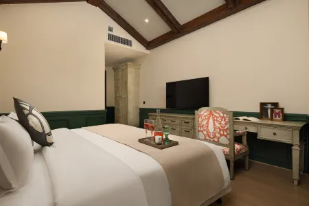 Huayi Brothers  Town Castle Hotel