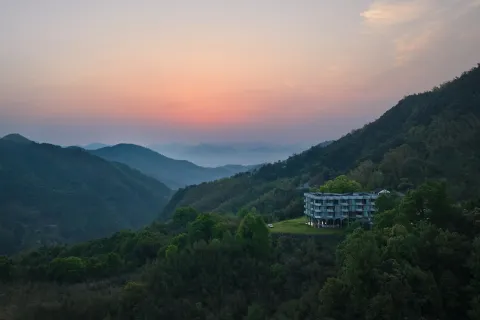 Caotu Hot Spring Architectural Hotel (Tonglu Branch)