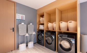 QIANNA HOTEL (Houhai Gulou Street Subway Station Branch)