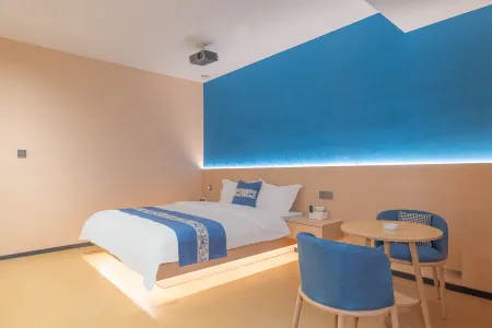 Senyu Hotel (Duyun Lvbopark Third Middle School) Отели рядом с достопримечательностью «Qin Han Studio City»