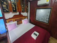 Ruean Mai KhiangLe Songkhla Hotel in zona Tempio Wat Laem Pho