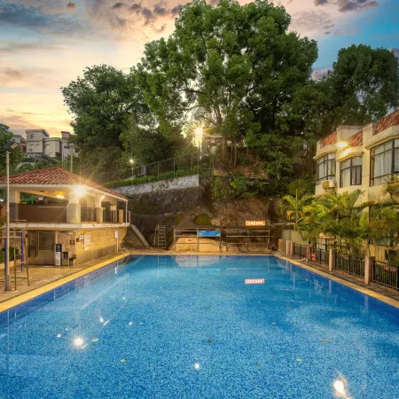 Freely Hover Hotel