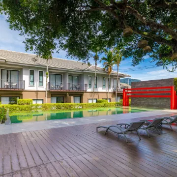 Antiya Hotel Phuket Отели рядом с достопримечательностью «Ват-Чалонг»