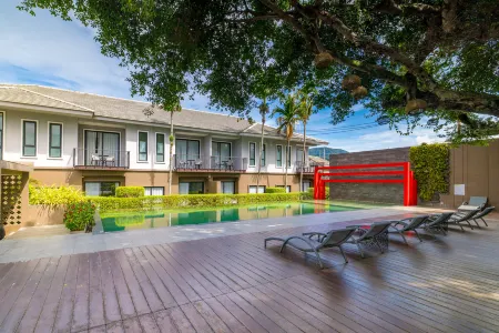 Antiya Hotel Phuket Отели рядом с достопримечательностью «Чаонг- Пир»