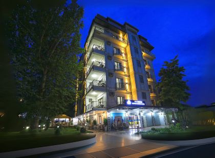Moffah Grand Hotel