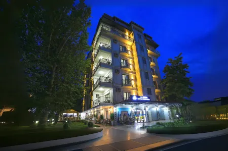 Moffah Grand Hotel Отели рядом с достопримечательностью «ИСПОЛНИТЕЛЬНЫЙ КОМИТЕТ РЕГИОНАЛЬНОЙ АНТИТЕРРОРИСТИЧЕСКОЙ СТРУКТУРЫ ШАНХАЙСКОЙ ОРГАНИЗАЦИИ СОТРУДНИЧЕСТВА»