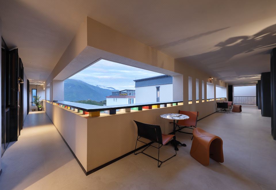 Z Hotel Supreme 전경