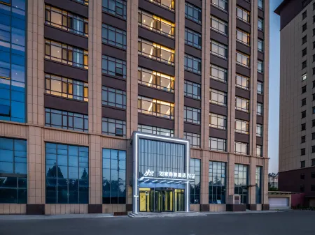 HomeInn Business Hotel (Weifang Yixin Street North of High-speed Railway Station) Отели рядом с достопримечательностью «Yangjiabu Folk Art Grand View Garden»