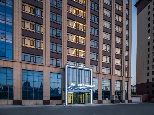 HomeInn Business Hotel (Weifang Yixin Street North of High-speed Railway Station)