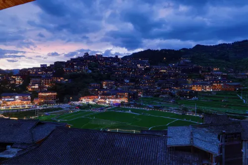 1618 Defu Panorama Hotel (No.1 Wind & Rain Bridge Branch, Xijiang Qianhu Miao Village) - Yolcu Alma/Bırakma Hizmetleri