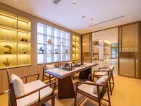 eLong Xicheng International Hotel (Beijing Dacheng Road Jinghui Plaza) Hotels near Joy Water Rubik