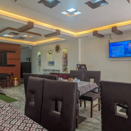 HOTEL 11 THAMEL