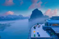 Li River Landscape · Riverside Courtyard Hotel( Elephant Trunk Hill and Two Rivers & Four Lakes)