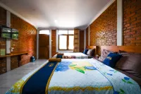 Puri Saras Syariah Hotell i Gudangkahuripan