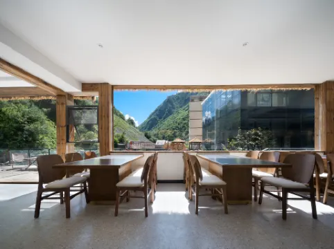 BIPENG SEASONSPRING RESORT