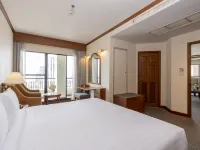 Grand Diamond Suites Hotel Hotels near Central World
