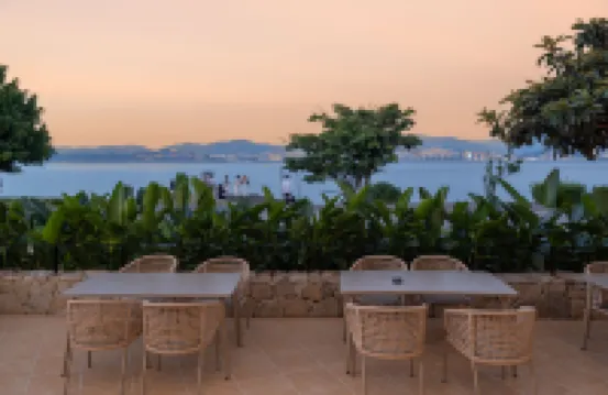 Floral Hotel · Gongdu Xinghai Hotel