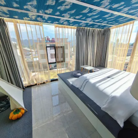 One Night Inn in the Mountains of Liupanshui