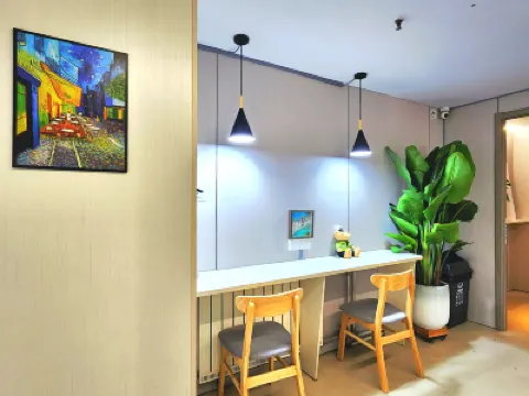 拾裏.小築女生青年旅舍（市圖書館地鐵站店） 酒店