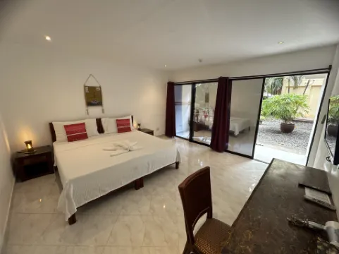 อโลนาวีดา บีชรีสอร์ท