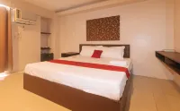 RedDoorz @ Regina Hometel J Victor