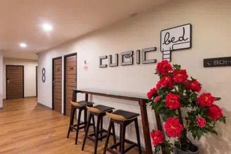 水門市場立方床鋪飯店