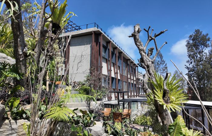 Jambuluwuk Bromo Poshtel