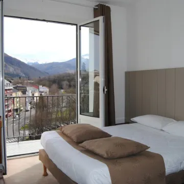 Adonis Lourdes - Notre Dame de la Sarte Hotels near Sanctuary of Our Lady of Lourdes