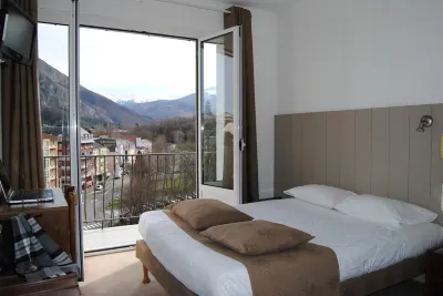 أدونيس لورد فنادق في 