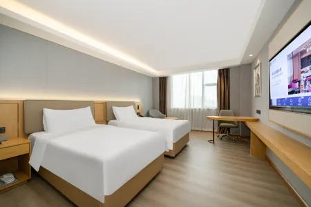 Starway Hotel (Foshan Xiqiao Mountain Guangdong Eternal Love Scenic Area) Отели рядом с достопримечательностью «Xiqiao Wong Tai Sin Temple Scenic Area»