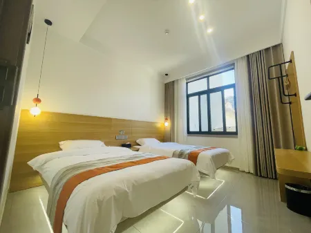 Guxiang Elegant Residence Homestay Отели рядом с достопримечательностью «Liuba Old Street»