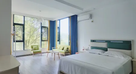 Xiandao Lake Qingjing Lakeside Homestay Отели рядом с достопримечательностью «Xiandaohu Xianhu Gallery»