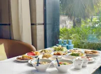 Jinyi International Hotel (Baolong Plaza)