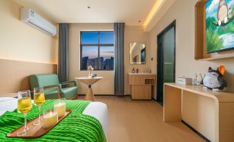 Totoro Spirit Hotel (Haikou Qilou Old Street Branch)