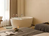Wuyueli・Daydream丨Full View360° Panoramic Sunshine Golden Mountain Boutique Stay (Baisha Old Town) Hotels in Yulong