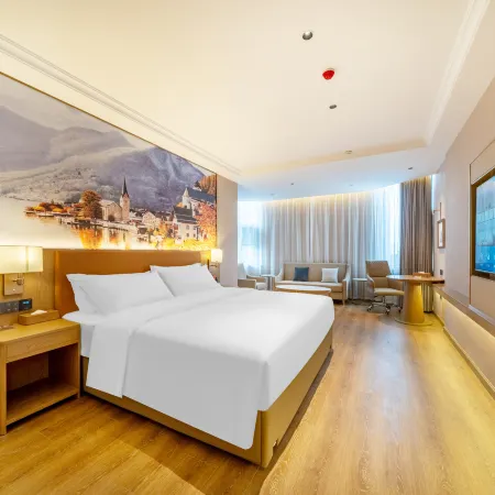 Vienna Hotel (Lianyungang Donghai Pedestrian Street Railway Station)